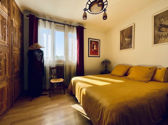 Image No.10-4 Bed House for sale