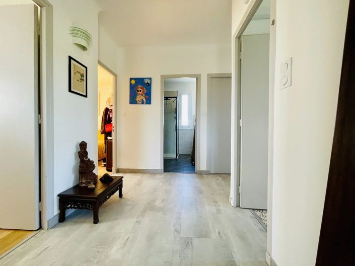 Image No.9-4 Bed House for sale