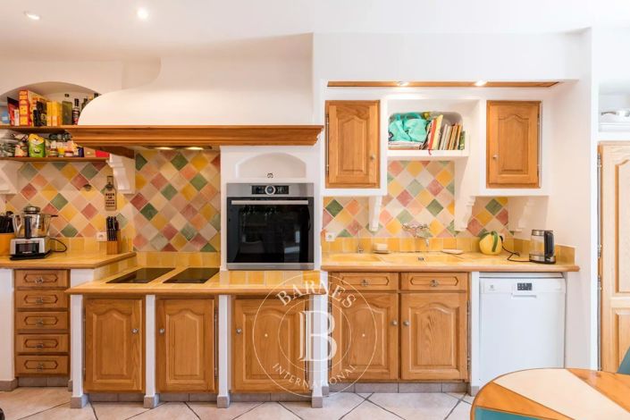 Image No.17-3 Bed House for sale