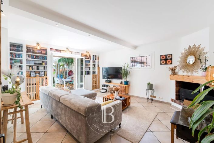 Image No.6-3 Bed House for sale