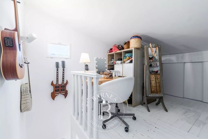 Image No.9-3 Bed House for sale