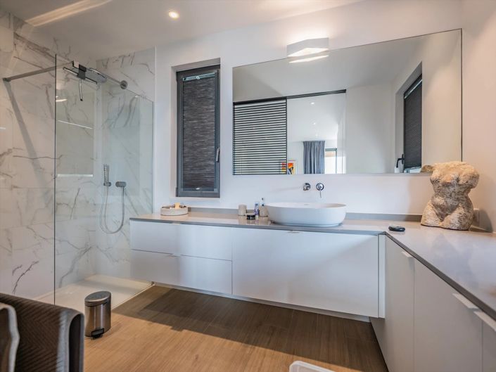 Image No.11-3 Bed Apartment for sale