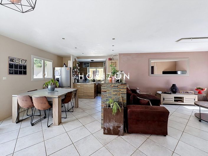 Image No.11-5 Bed House for sale