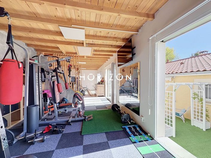 Image No.17-5 Bed House for sale