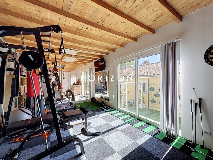 Image No.18-5 Bed House for sale