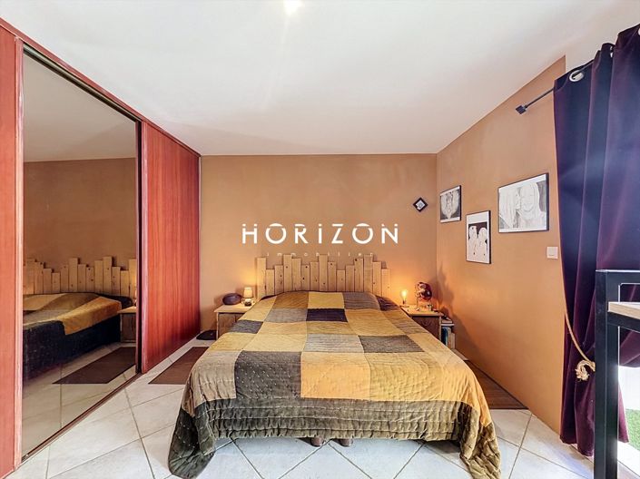 Image No.19-5 Bed House for sale