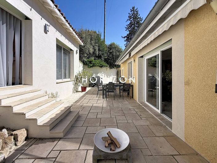 Image No.2-5 Bed House for sale