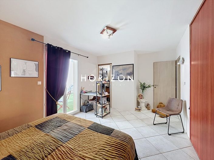 Image No.20-5 Bed House for sale