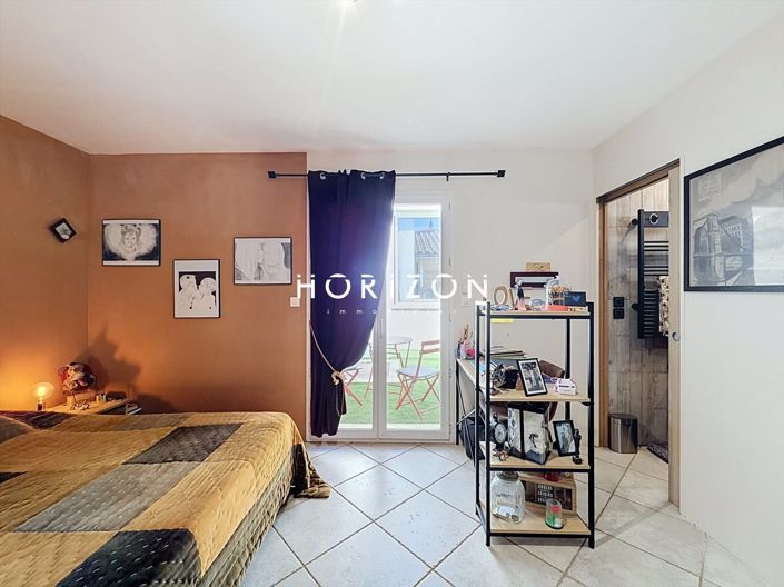 Image No.21-5 Bed House for sale