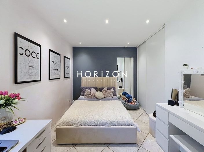 Image No.26-5 Bed House for sale