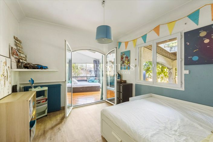 Image No.6-6 Bed House for sale