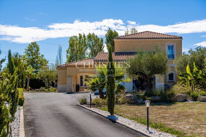 Image No.17-5 Bed House for sale