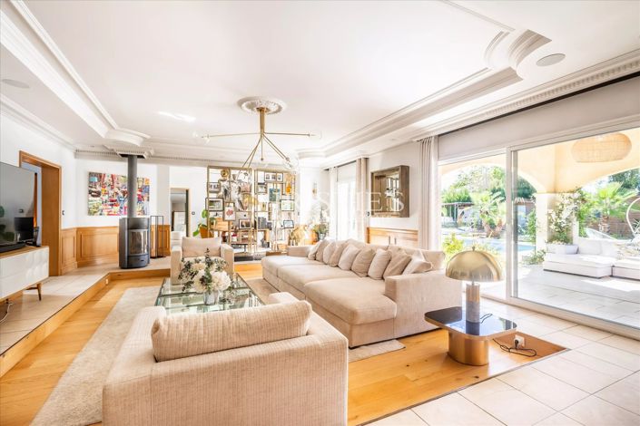 Image No.4-5 Bed House for sale