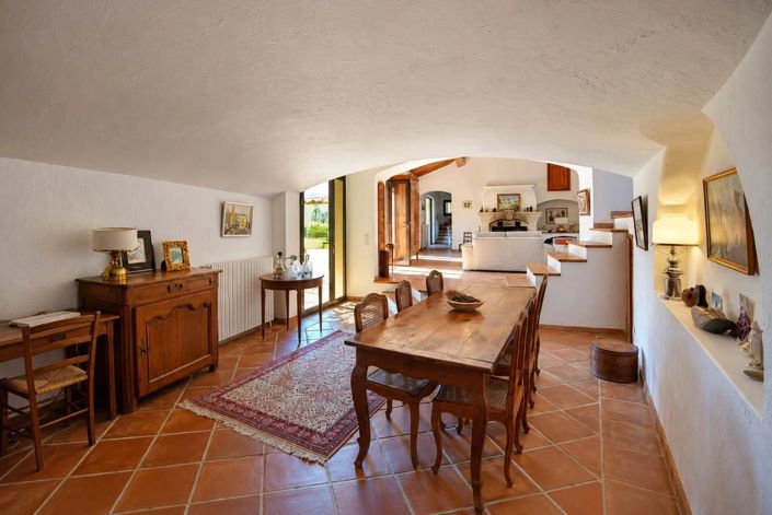 Image No.10-5 Bed House for sale