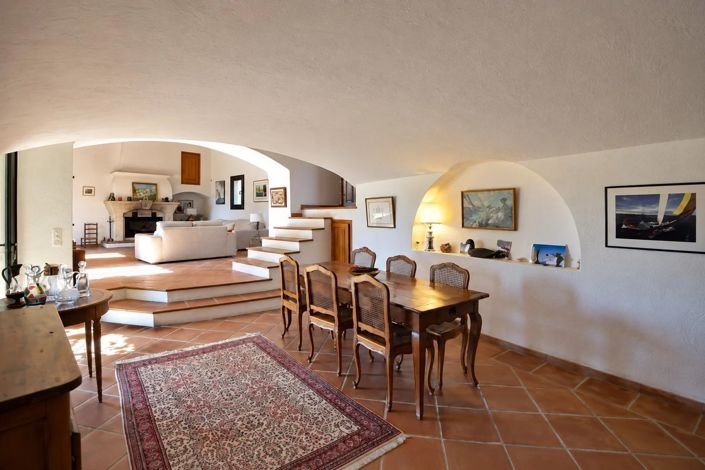 Image No.11-5 Bed House for sale