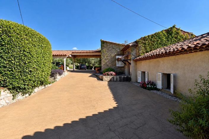 Image No.18-5 Bed House for sale