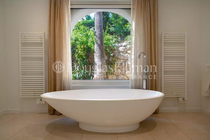 Image No.13-6 Bed House for sale