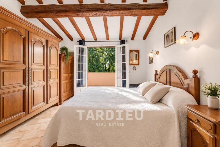 Image No.9-3 Bed House for sale