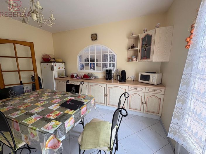 Image No.9-3 Bed House for sale