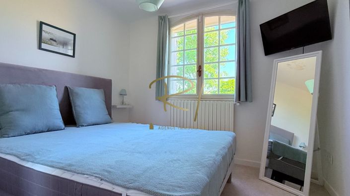 Image No.11-3 Bed House for sale