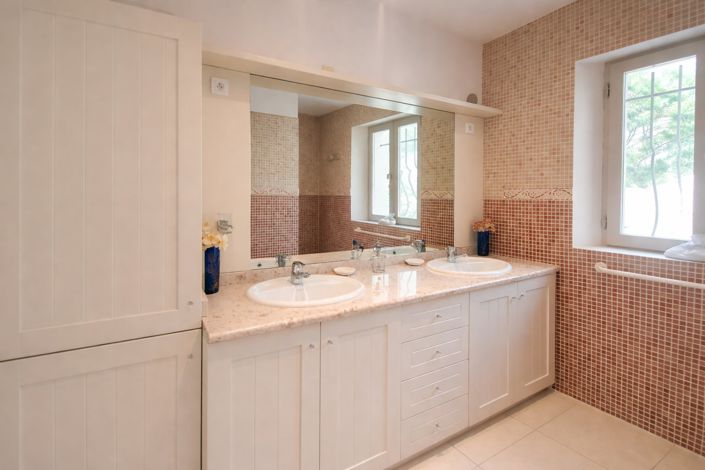 Image No.25-4 Bed House for sale