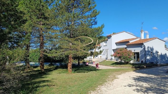 Image No.8-3 Bed House for sale