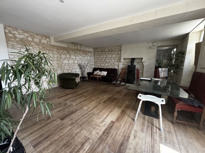 Image No.4-7 Bed House for sale