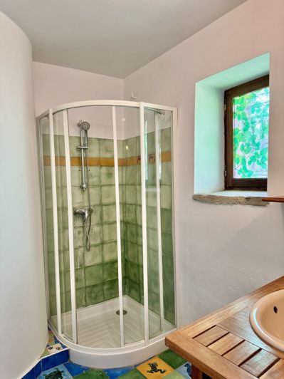 Image No.12-2 Bed House for sale