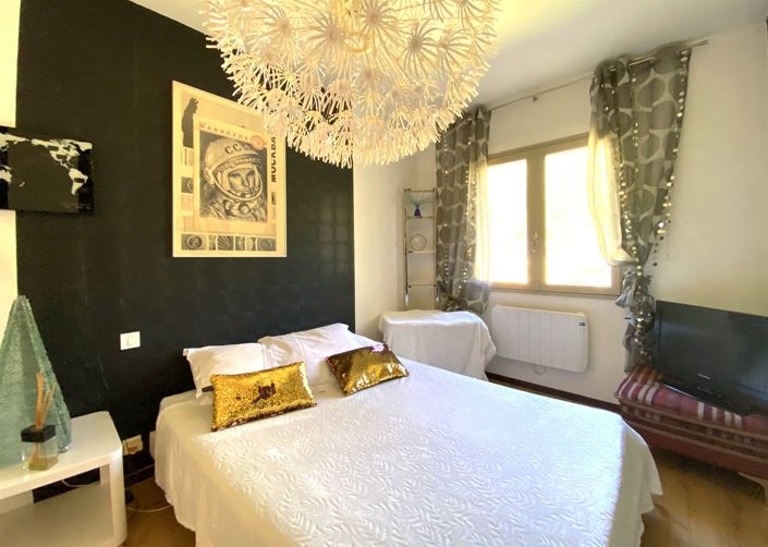 Image No.10-6 Bed House for sale