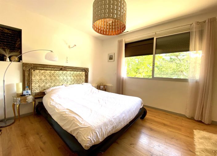 Image No.11-6 Bed House for sale
