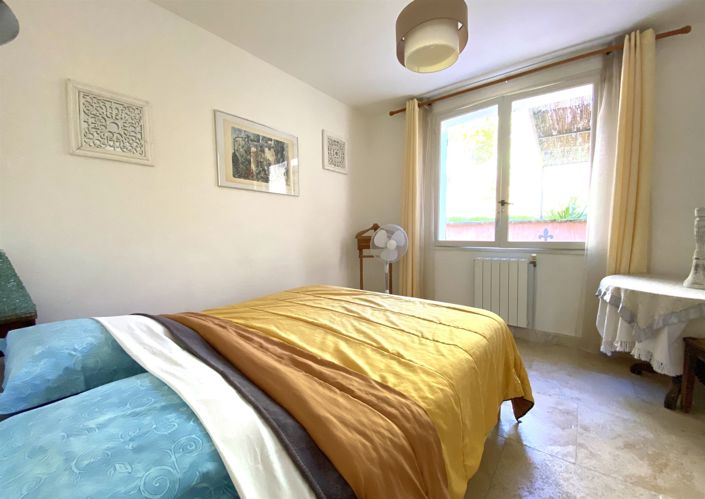 Image No.17-6 Bed House for sale