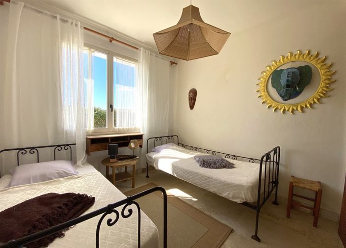 Image No.18-6 Bed House for sale