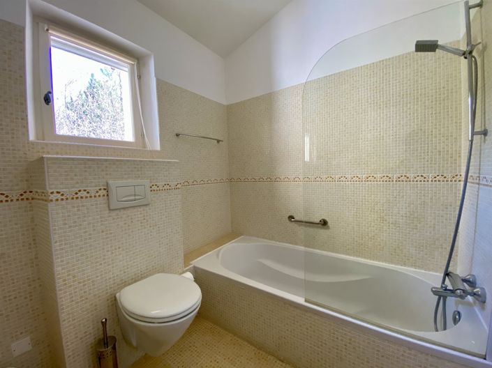 Image No.24-3 Bed House for sale