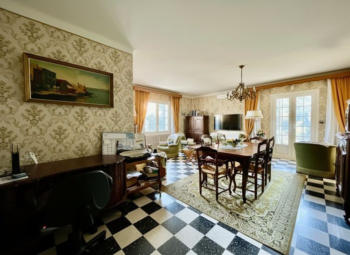 Image No.10-3 Bed House for sale
