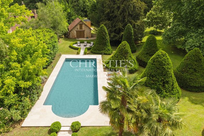 Image No.33-10 Bed Property for sale
