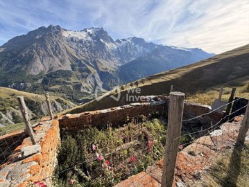 1 - La Grave, House