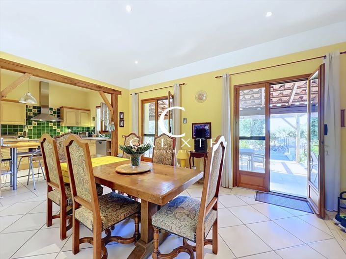 Image No.10-3 Bed House for sale