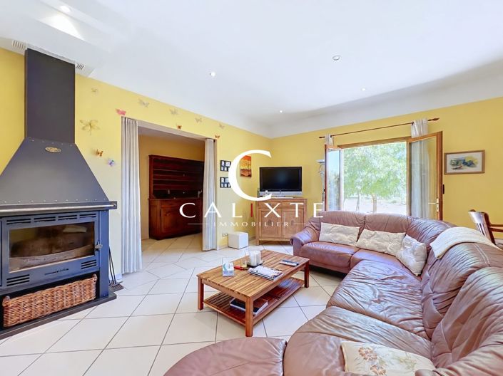 Image No.12-3 Bed House for sale