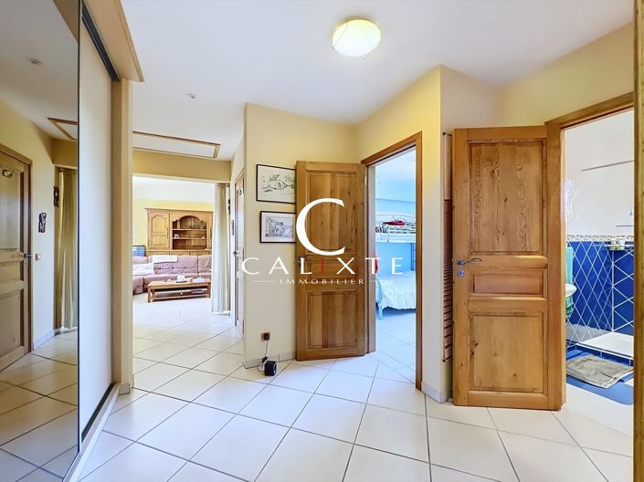 Image No.14-3 Bed House for sale