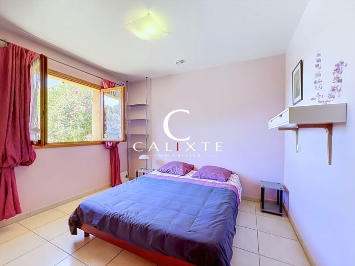 Image No.17-3 Bed House for sale