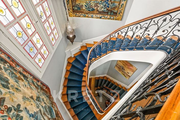Image No.17-Propriété de 8 chambres à vendre à Paris