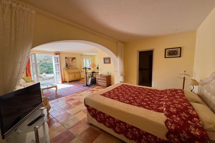 Image No.11-5 Bed House for sale
