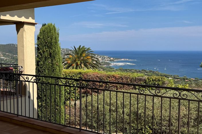Image No.7-5 Bed House for sale