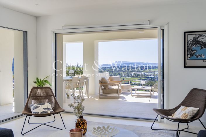 Image No.19-5 Bed House for sale