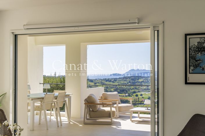 Image No.3-5 Bed House for sale