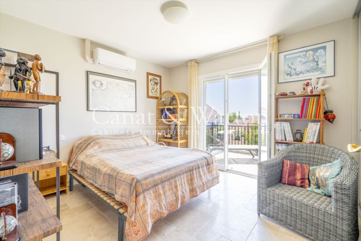 Image No.13-3 Bed House for sale