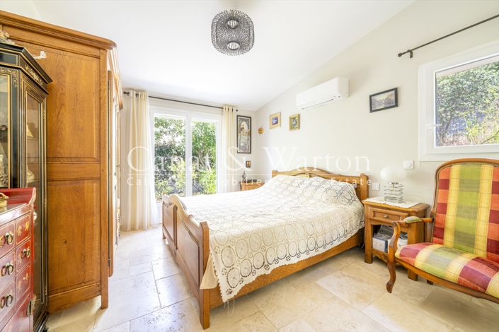 Image No.8-3 Bed House for sale