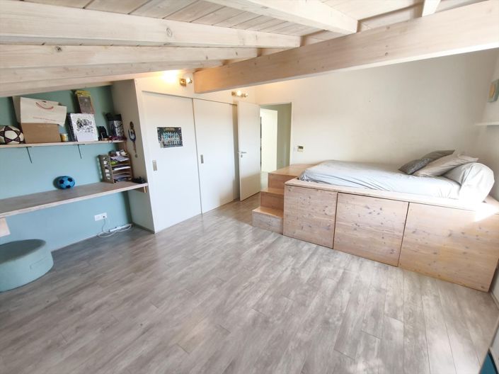 Image No.19-5 Bed House for sale