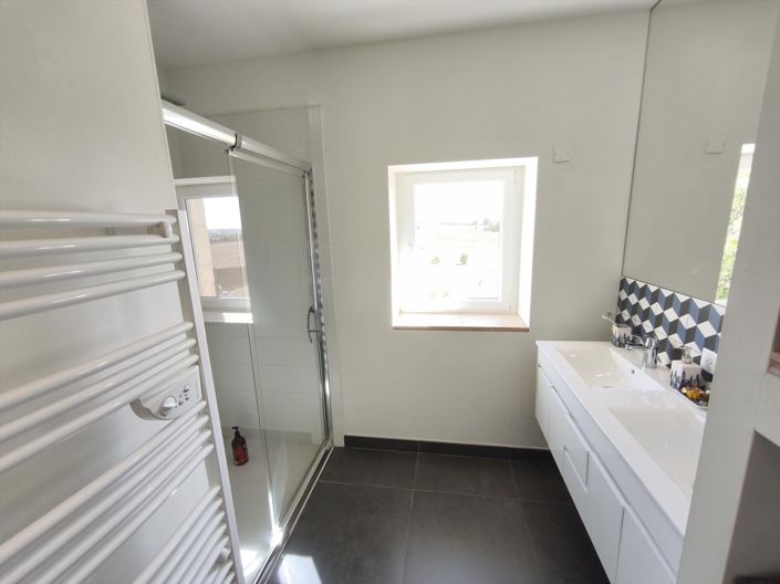 Image No.23-5 Bed House for sale