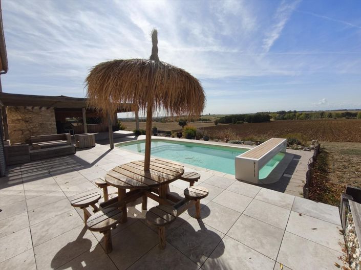 Image No.3-5 Bed House for sale